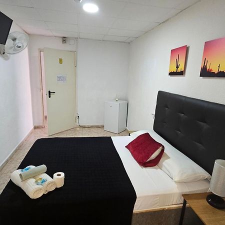 Hostal Sol Celeste Lloret de Mar Ngoại thất bức ảnh