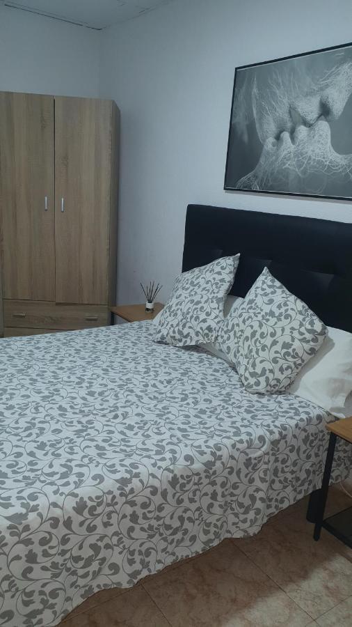 Hostal Sol Celeste Lloret de Mar Ngoại thất bức ảnh