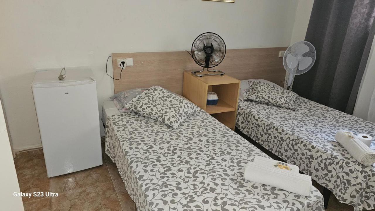 Hostal Sol Celeste Lloret de Mar Ngoại thất bức ảnh