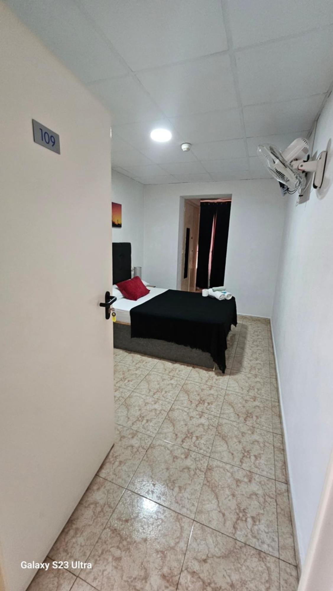 Hostal Sol Celeste Lloret de Mar Ngoại thất bức ảnh