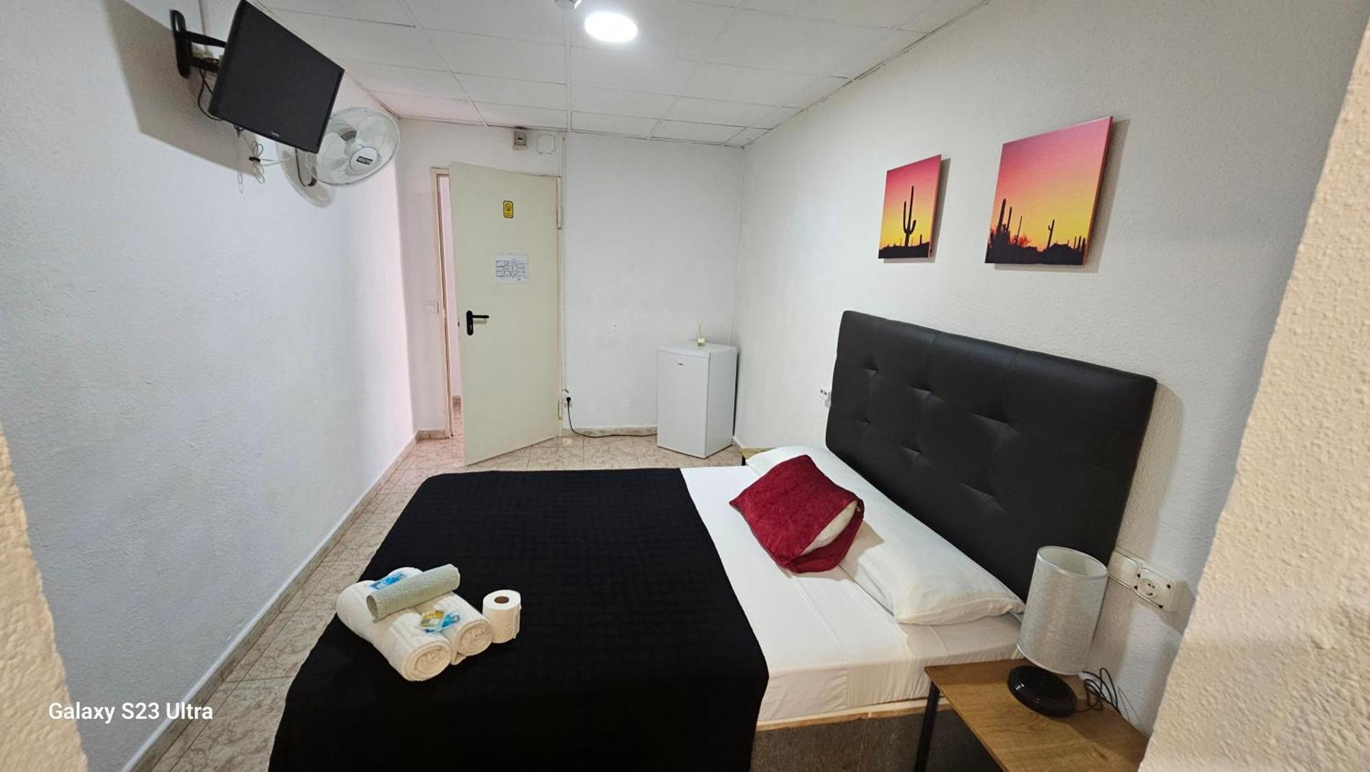 Hostal Sol Celeste Lloret de Mar Ngoại thất bức ảnh