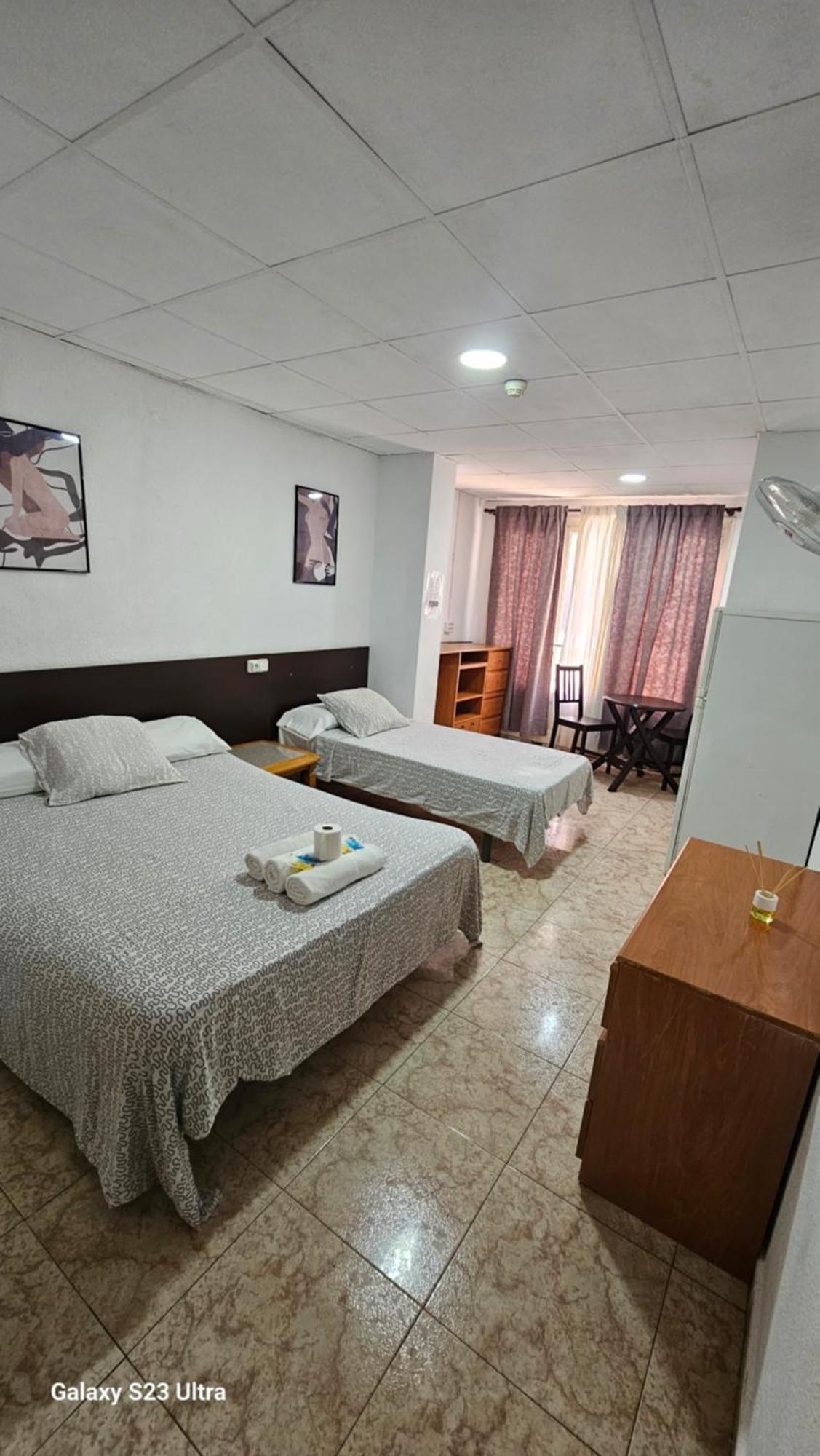 Hostal Sol Celeste Lloret de Mar Ngoại thất bức ảnh